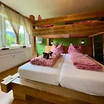 Zur Gluecklichen Gams - Mit Huettenvibes In Fuer Bis Zu 8 Gaeste Apartman *